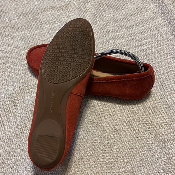 Michael Michael Kors women’s shoes 👞 - Picture 3 of 4